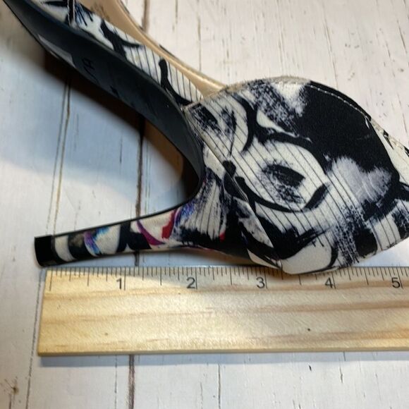 Unisa woman’s black/gray/cream fabric open toe heels. Size 6.5. Unjubilee3 - Picture 11 of 11